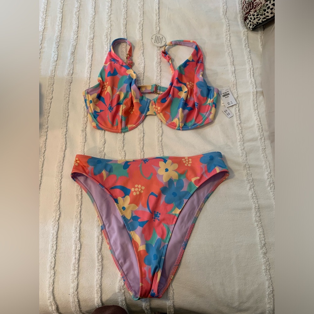 Hollister California Women’s Curvy Swim Suit